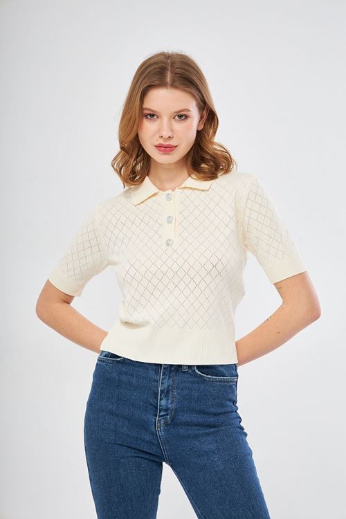 Kadın Krem Polo Yaka Triko Kare Desenli Düğmeli Bluz
